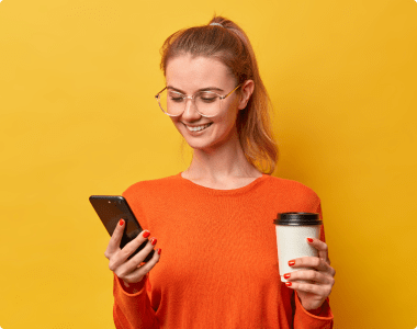 woman with the coffee and the smartphone